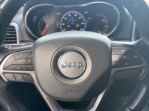 Used 2020 Jeep Grand Cherokee Laredo image 21