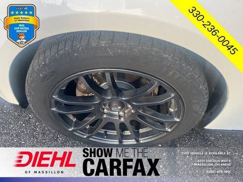 Used 2017 Ford Focus SEL w/ Cold Weather Package FWD image 10