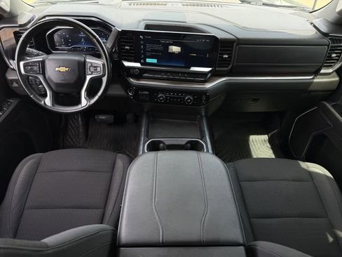 Used 2024 Chevrolet Silverado 2500 LT AWD/4WD image 12