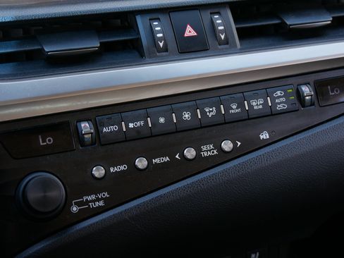 Used 2020 Lexus ES 350 w/ Premium Package FWD image 19
