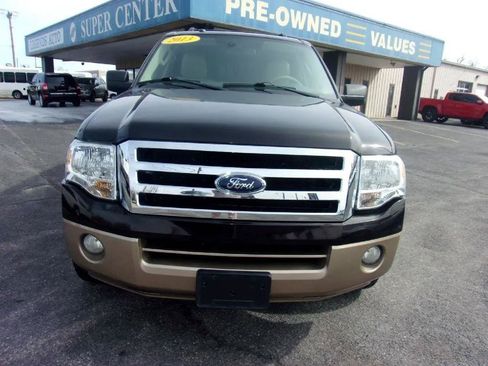 Used 2013 Ford Expedition XLT RWD image 2
