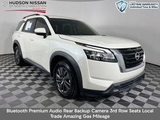 Used 2022 Nissan Pathfinder SV w/ SV Premium Package FWD video 1