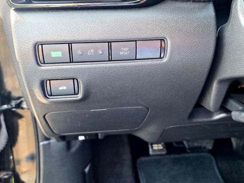 Used 2023 Nissan Sentra SV w/ Trunk Package image 17