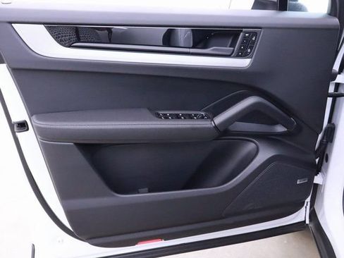 Certified 2024 Porsche Cayenne Coupe AWD/4WD image 15