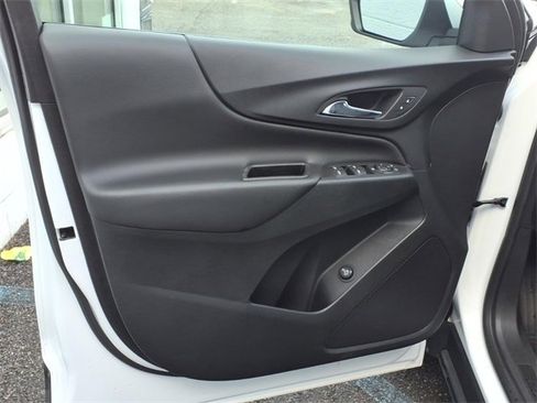 Used 2022 Chevrolet Equinox LT image 10