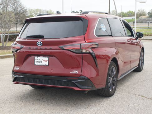 Used 2022 Toyota Sienna XSE w/ XSE Plus Package image 20