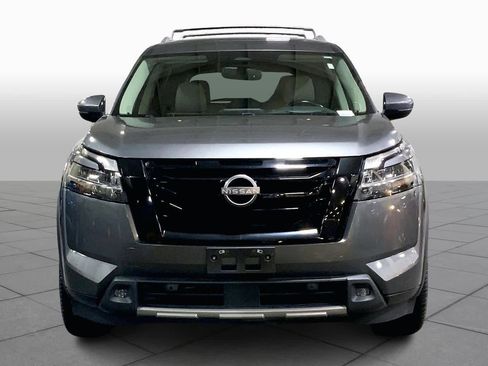 Used 2022 Nissan Pathfinder Platinum w/ Lighting Package (N93) image 3
