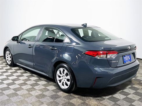 Used 2025 Toyota Corolla LE image 6