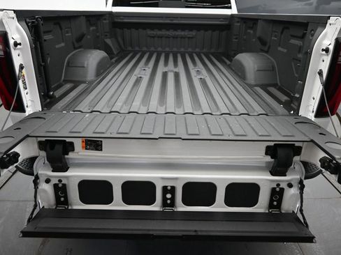 Used 2024 GMC Sierra 3500 Denali w/ Denali Reserve Package AWD/4WD image 9
