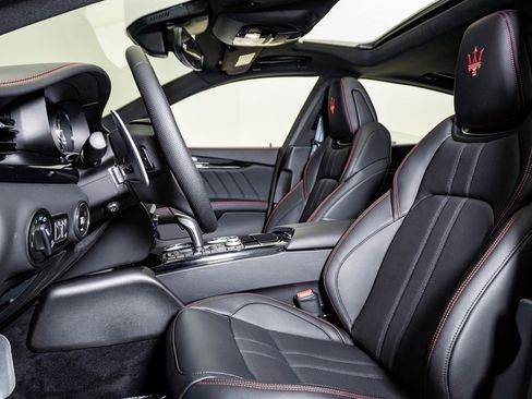 Certified 2024 Maserati Quattroporte Modena Ultima Q4 image 18