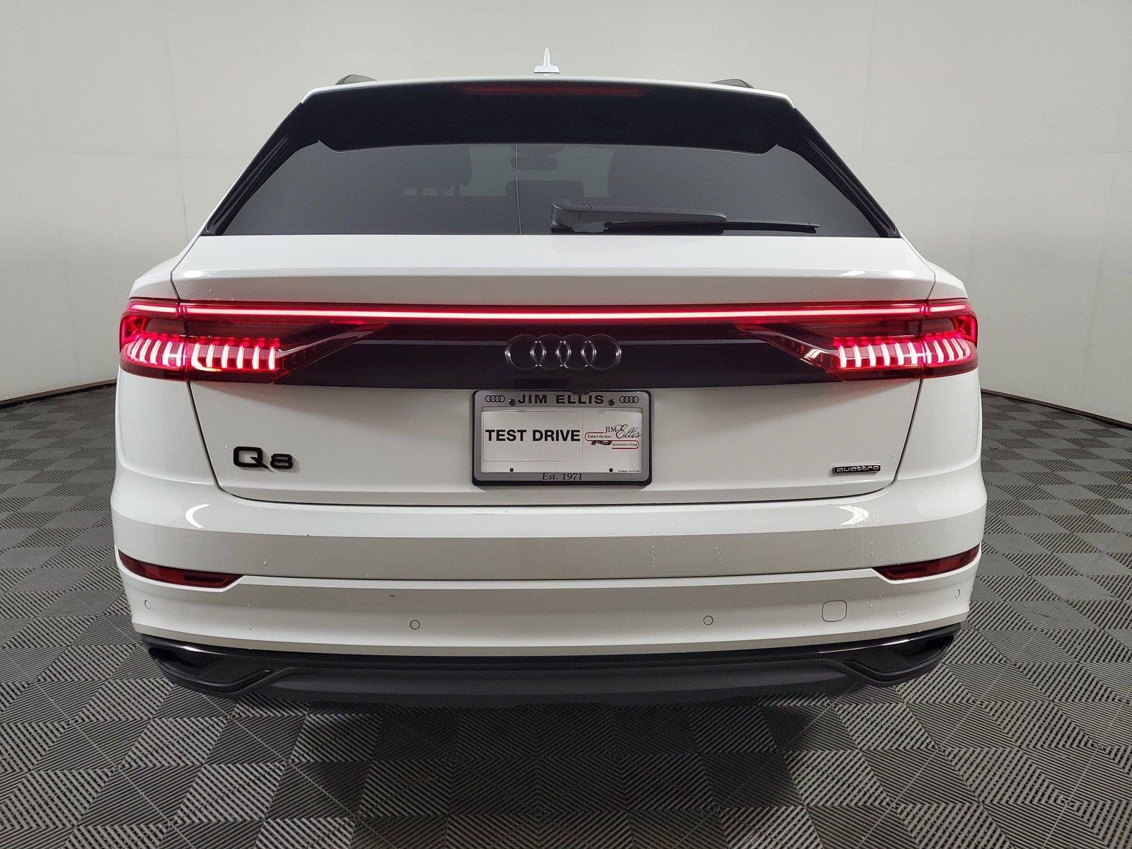 Used 2023 Audi Q8 Premium w/ Convenience Package AWD/4WD image 5