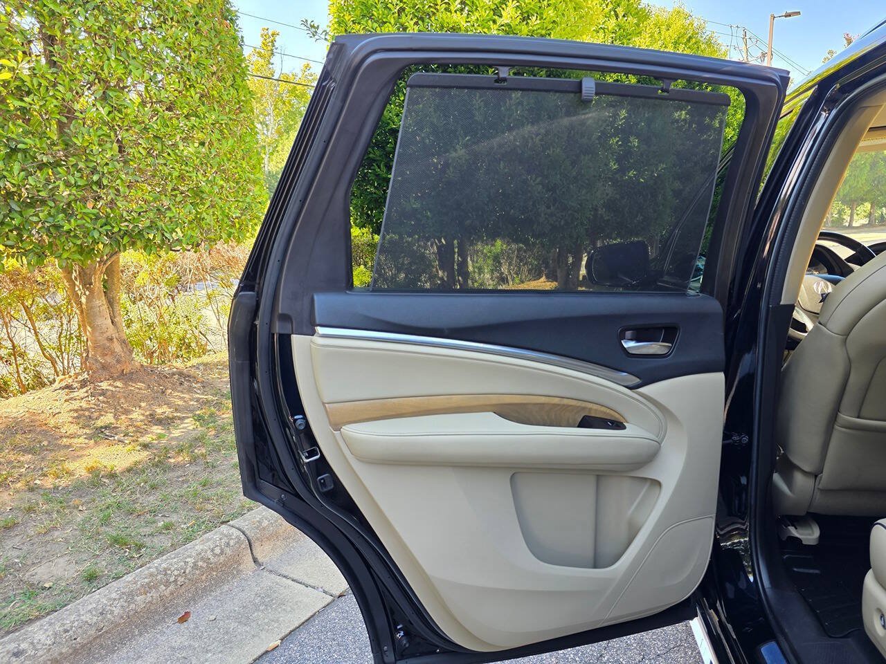 Used 2019 Acura MDX w/ Advance Package FWD image 32