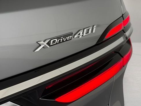 Used 2026 BMW X7 xDrive40i w/ Premium Package image 11