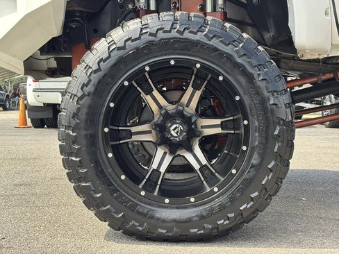 Used 2014 Ford F250 Platinum w/ FX4 Off-Road Package AWD/4WD image 15