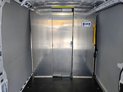 Used 2025 RAM ProMaster 2500 w/ Convenience Group image 18