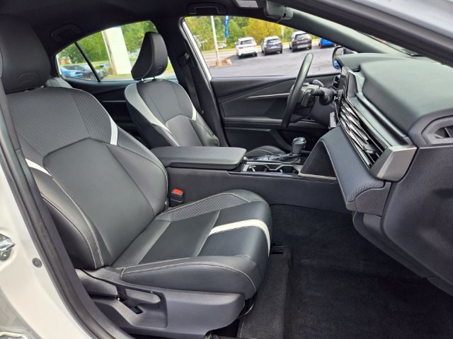 Used 2025 Toyota Camry SE FWD image 17