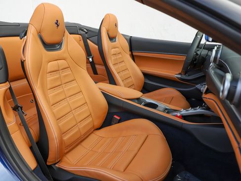 Certified 2023 Ferrari Portofino M image 10