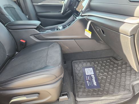 New 2026 Jeep Grand Cherokee Altitude RWD image 11