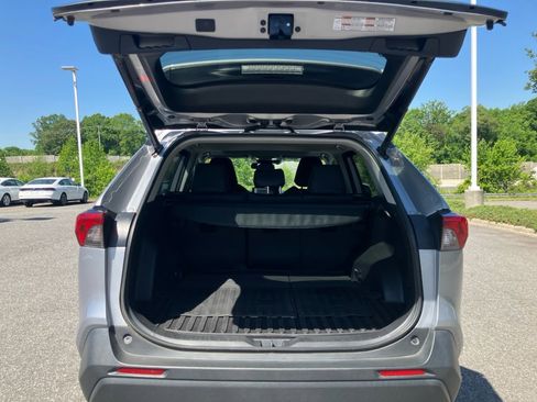 Used 2022 Toyota RAV4 XLE w/ Convenience Package AWD/4WD image 13