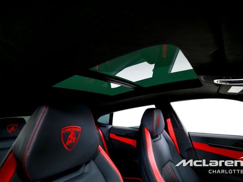 Used 2025 Lamborghini Urus SE AWD/4WD image 30