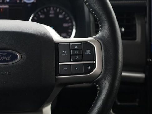 Used 2024 Ford Expedition XLT AWD/4WD image 9