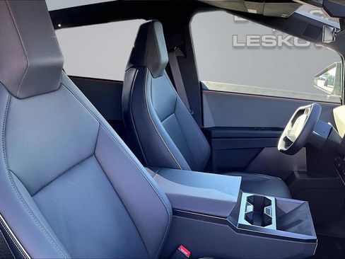 Used 2024 Tesla Cybertruck AWD Crew Cab image 7