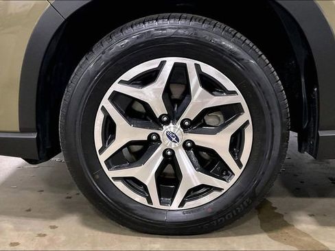 Used 2023 Subaru Forester Premium image 9
