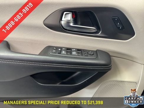 Used 2023 Chrysler Pacifica Touring-L FWD image 26