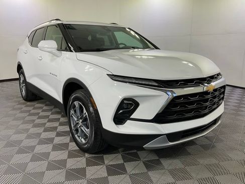 Used 2023 Chevrolet Blazer LT w/ Convenience Package AWD/4WD image 3