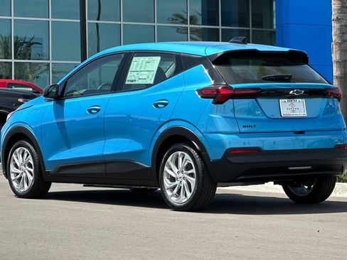 New 2027 Chevrolet Bolt LT w/ Comfort Package FWD image 6