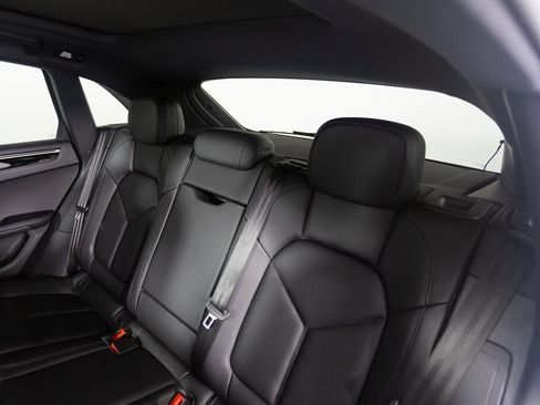 New 2026 Porsche Macan S image 32