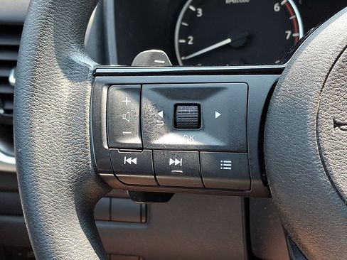 Used 2022 Nissan Rogue SV AWD/4WD image 20