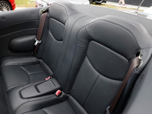 Used 2014 INFINITI Q60 Convertible w/ Premium Package image 11