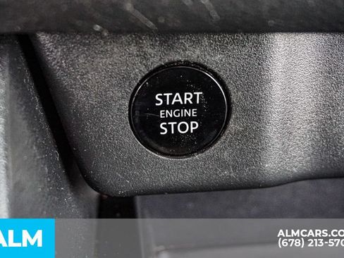 Used 2024 Nissan Rogue SV FWD image 44