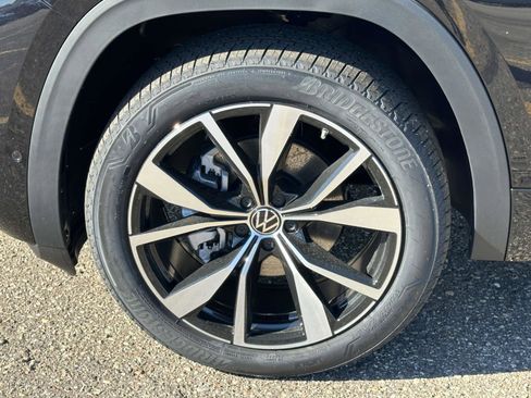 New 2026 Volkswagen Atlas Cross Sport SEL Premium R-Line image 9