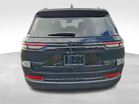 New 2025 Jeep Grand Cherokee Limited w/ Black Appearance Package AWD/4WD image 6