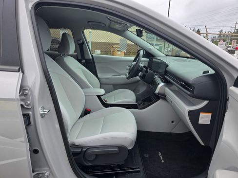 Used 2024 Hyundai Kona SEL FWD image 11