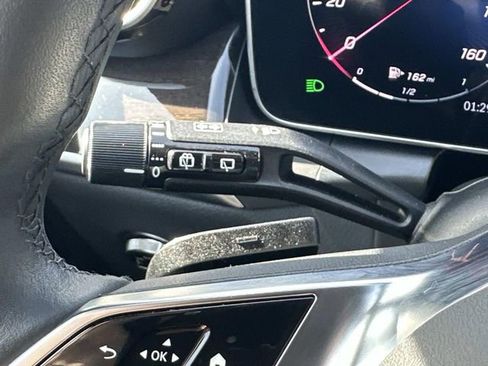 Used 2025 Mercedes-Benz GLC 300 4MATIC image 24