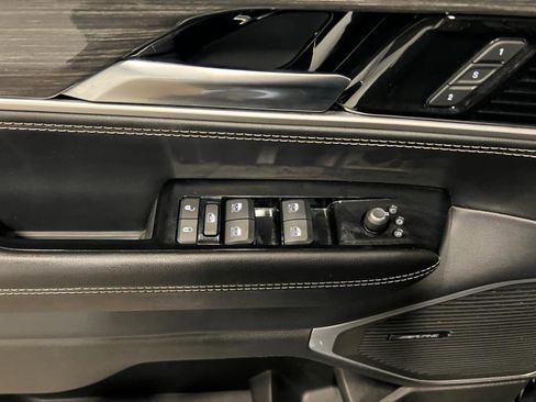 Used 2022 Jeep Wagoneer Series III w/ Flexible Seating Group AWD/4WD image 26