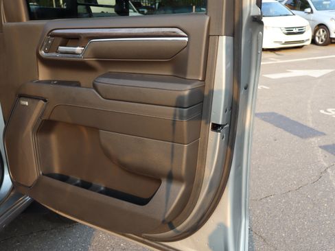 Used 2024 Chevrolet Silverado 3500 LTZ w/ LTZ Convenience Package AWD/4WD image 36