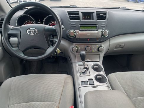 Used 2010 Toyota Highlander 2WD image 12
