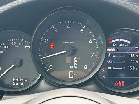 Used 2025 Porsche Macan AWD image 25