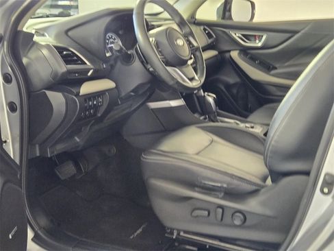 Used 2023 Subaru Forester Limited image 7