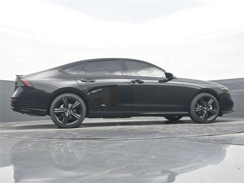 Certified 2025 Honda Accord Sport image 31