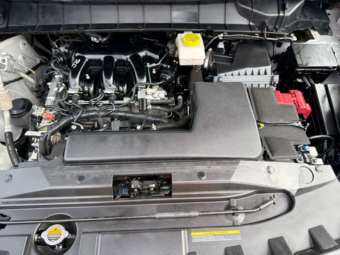 Used 2025 Nissan Pathfinder SV FWD image 17