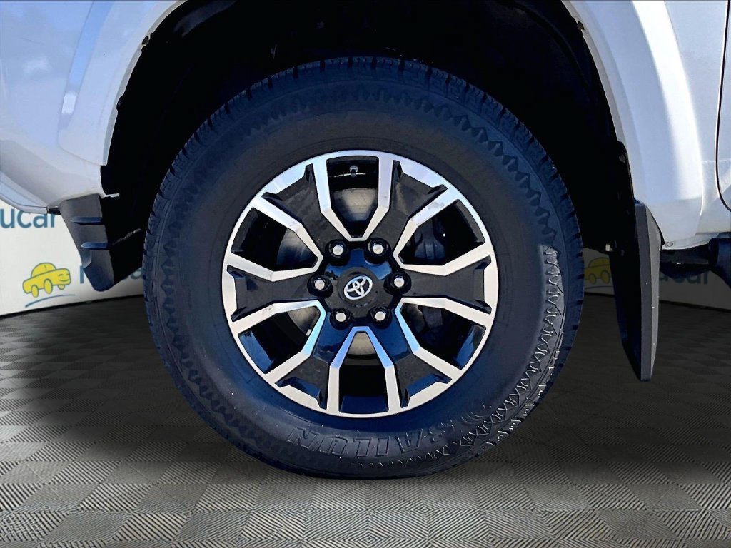 Used 2020 Toyota Tacoma TRD Sport AWD/4WD image 7