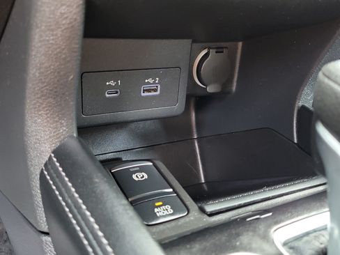 Used 2021 Nissan Kicks SV FWD image 28