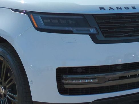 New 2025 Land Rover Range Rover SE image 10