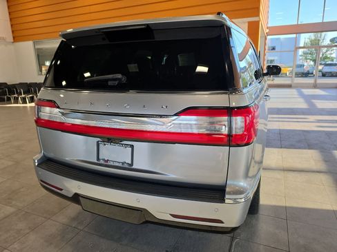 Used 2020 Lincoln Navigator Reserve AWD/4WD image 8