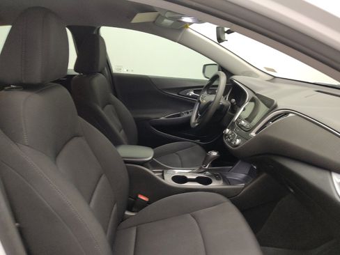 Used 2020 Chevrolet Malibu LS FWD image 21